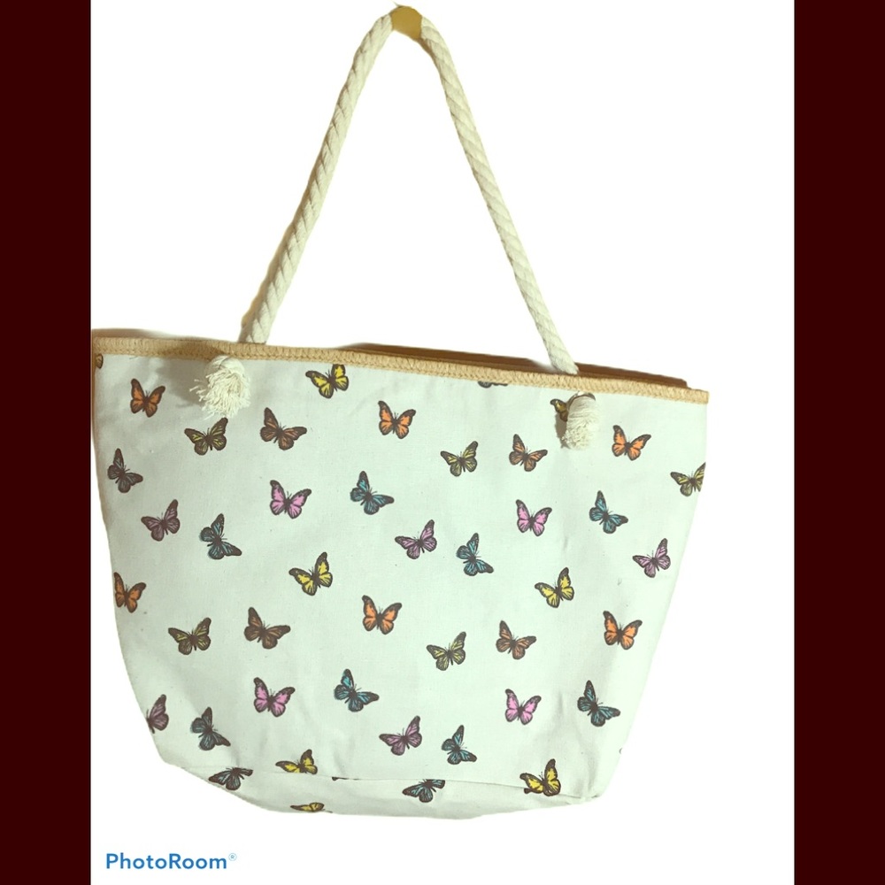 🌸Cute canvas tote with butterflies. Never used. Suggested price $24-$42.
